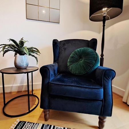 2 Bedroom, 2 Bathroom Apartment With Free Parking In A Great Location Cambridge  Extérieur photo