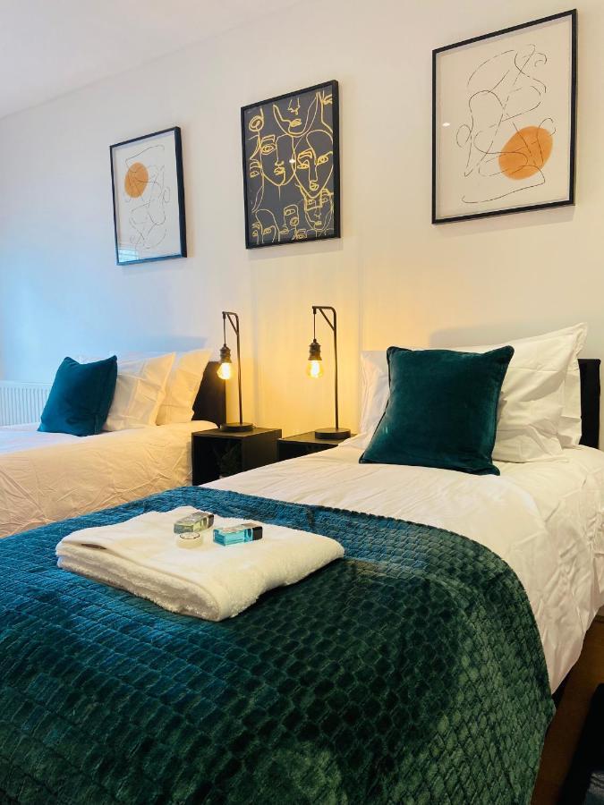 2 Bedroom, 2 Bathroom Apartment With Free Parking In A Great Location Cambridge  Extérieur photo
