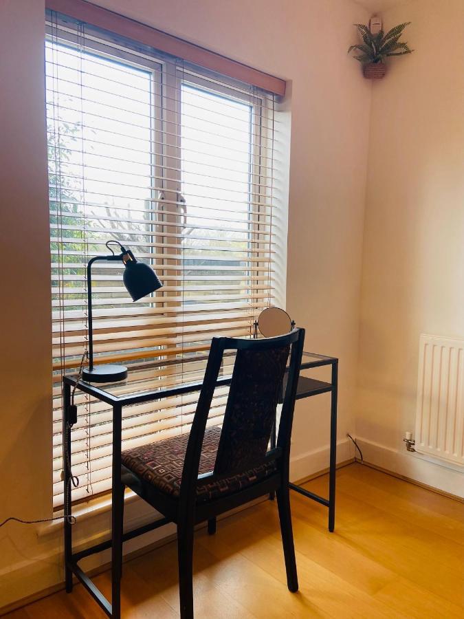 2 Bedroom, 2 Bathroom Apartment With Free Parking In A Great Location Cambridge  Extérieur photo