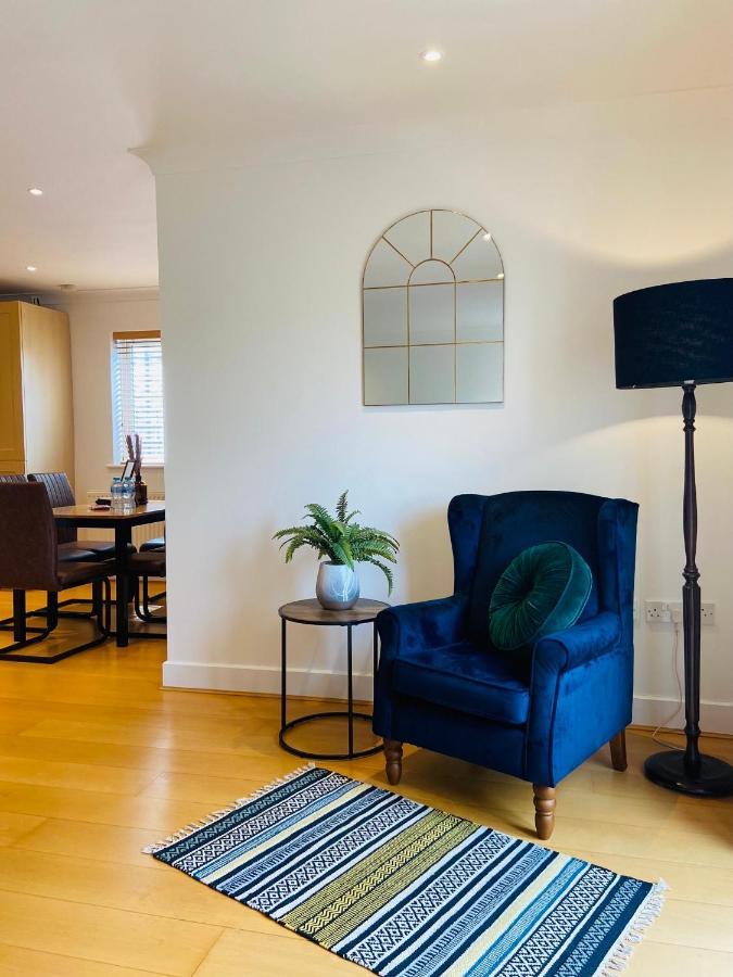 2 Bedroom, 2 Bathroom Apartment With Free Parking In A Great Location Cambridge  Extérieur photo