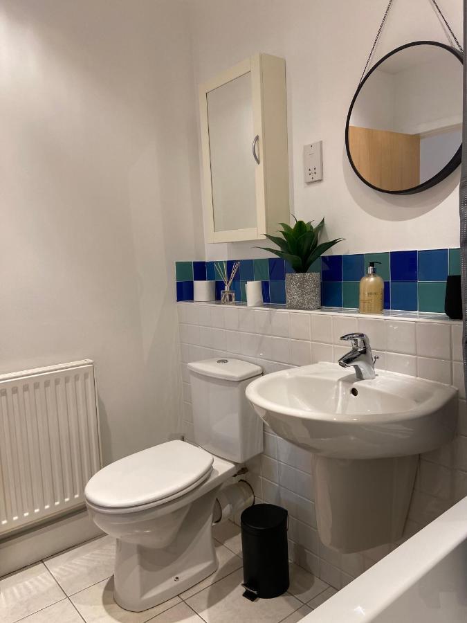 2 Bedroom, 2 Bathroom Apartment With Free Parking In A Great Location Cambridge  Extérieur photo